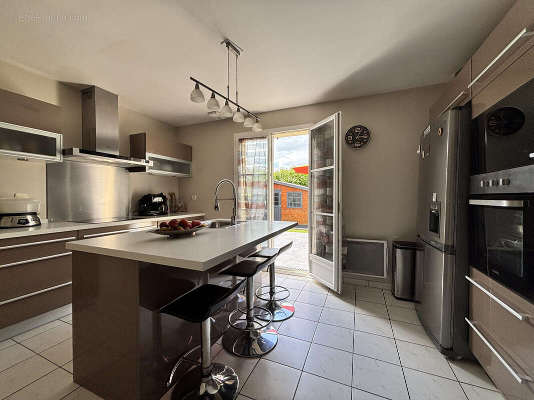 Maison 134 m² à Montagny-En-Vexin  - photo 8
