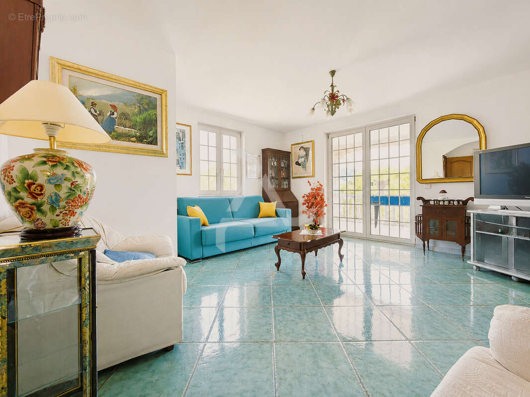 Villa méditéranéenne t8 comprenant 2 appartements située dans un secteur privilégié avec vue sur le golfe - photo 10