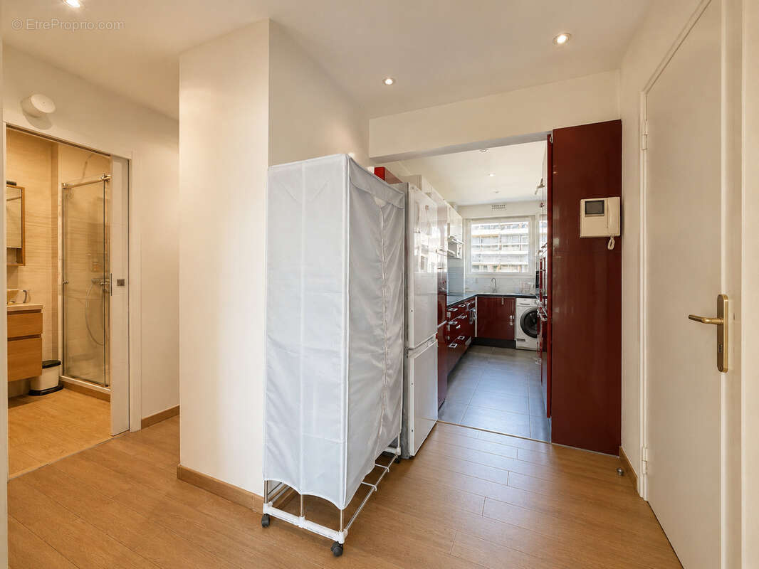 Appartement à COURBEVOIE