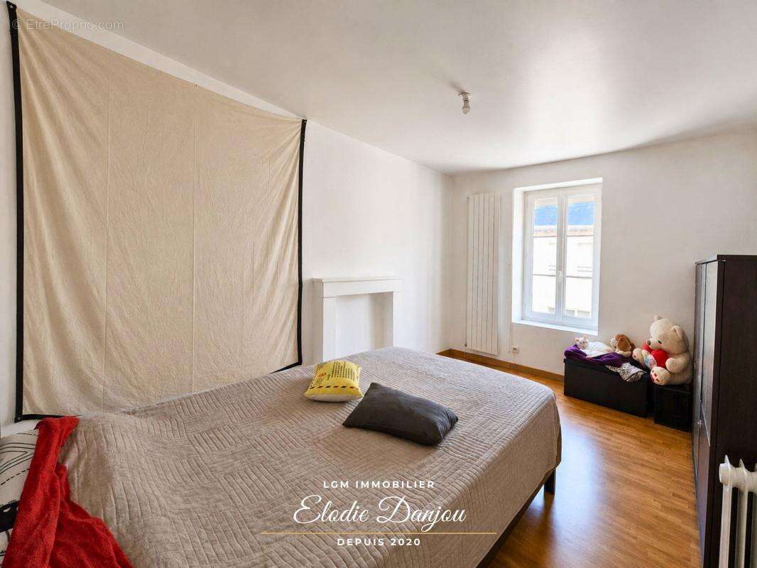 Ensemble murs commerciaux + appartement et dépendances - Aux portes de Châteaudun - photo 3