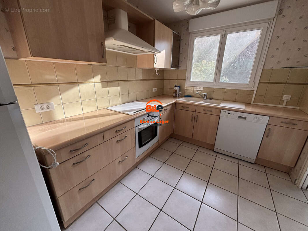 VENTE MAISON PLAIN PIED 2 CHAMBRES TERRAIN AGENCE BSLE BIEN SE LOGER ENSEMBLE COURNON  - Maison à COURNON-D'AUVERGNE