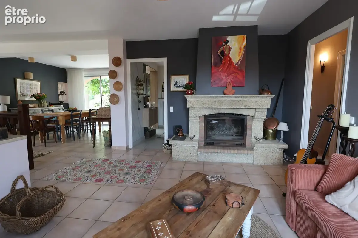 Villa d'exception de 146 m2 avec piscine, sous-sol de 105 m2 et terrain de 1780 m2 sans vis-a-vis - photo 12