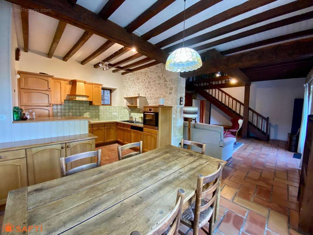 Maison 200 m² à Sainte-Colombe-De-Villeneuve  - photo 5