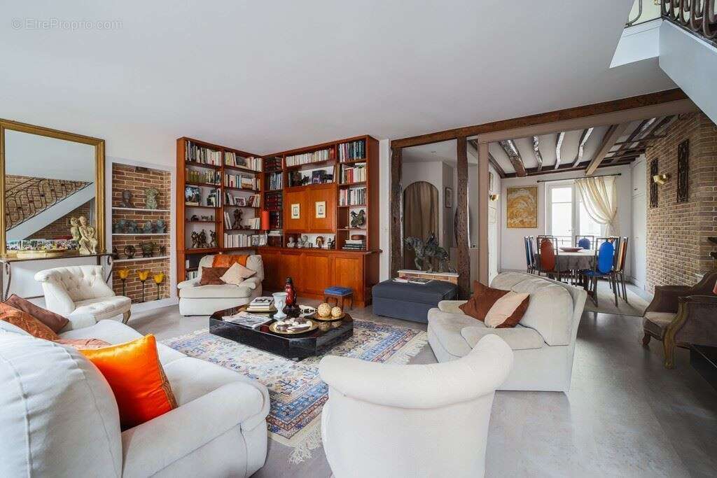 Appartement à PARIS-17E
