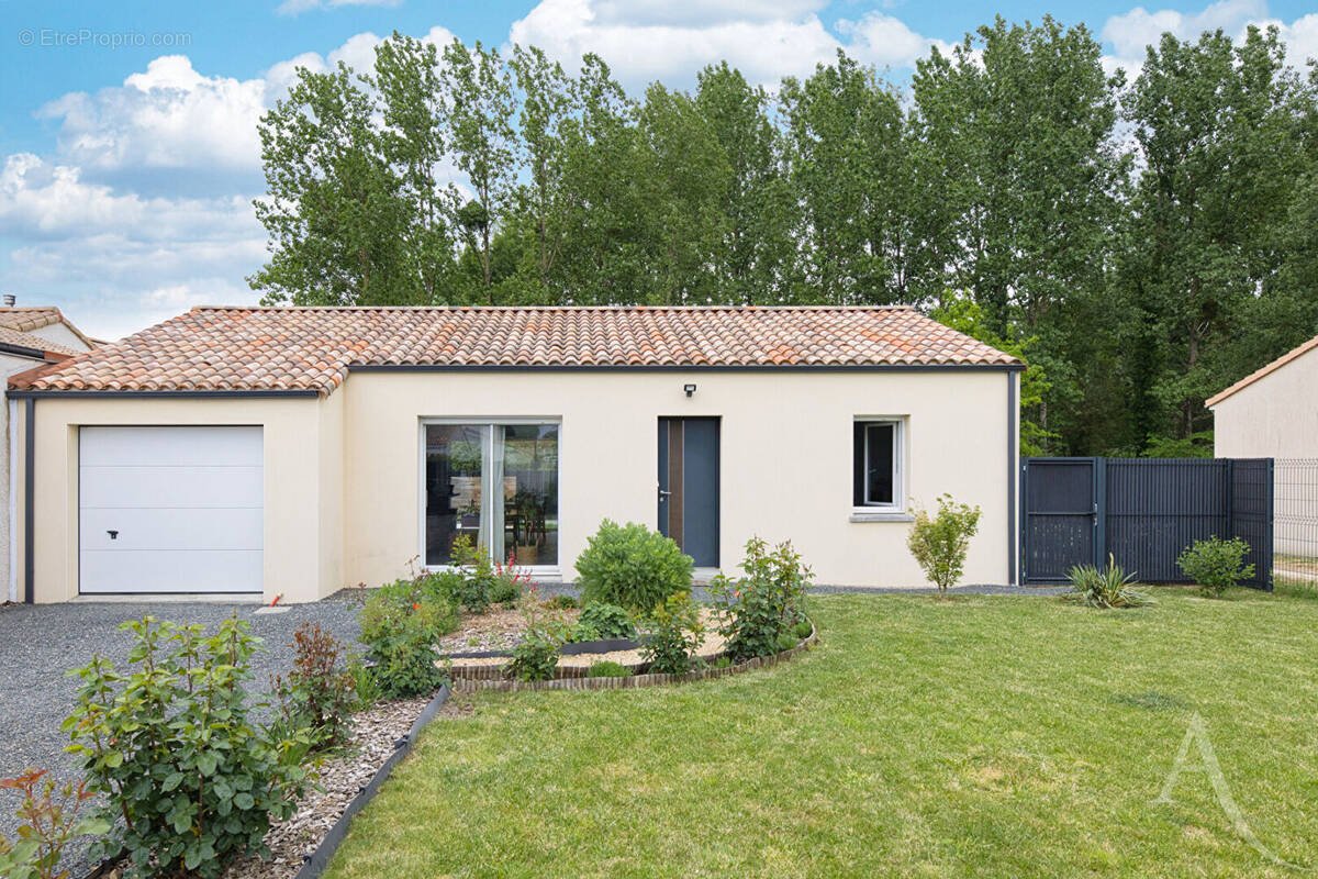 Maison à LEGE