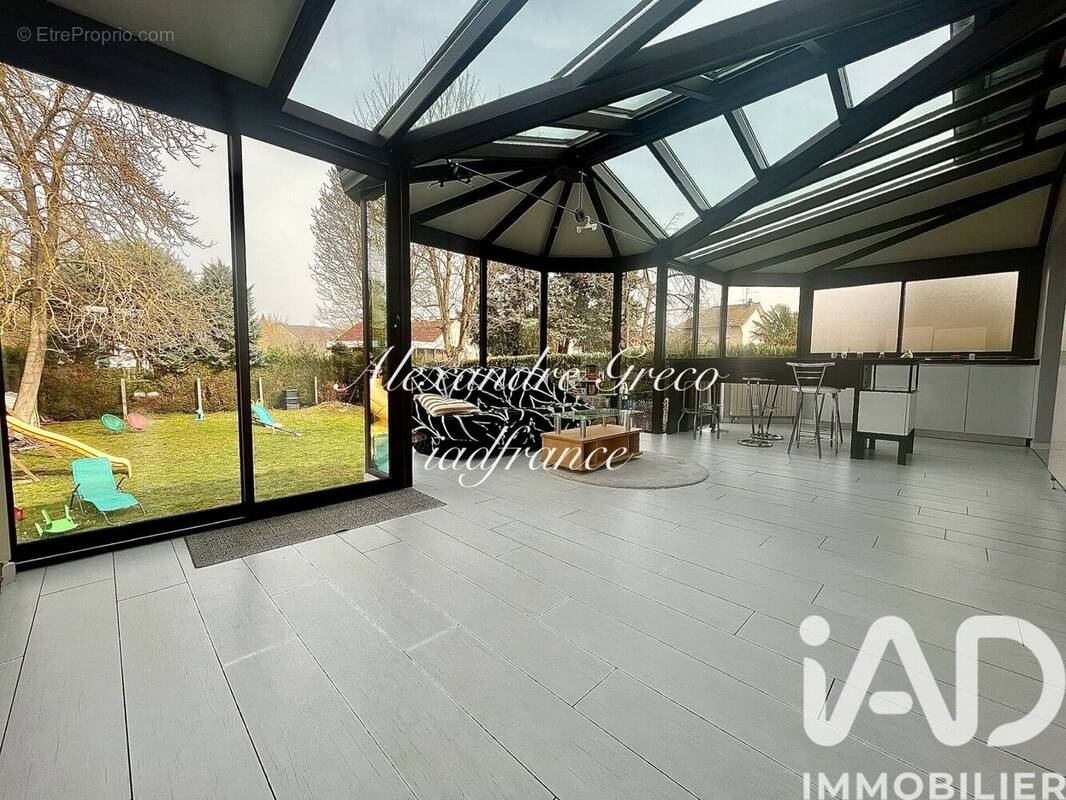 Maison 190 m² à Taverny  - photo 1