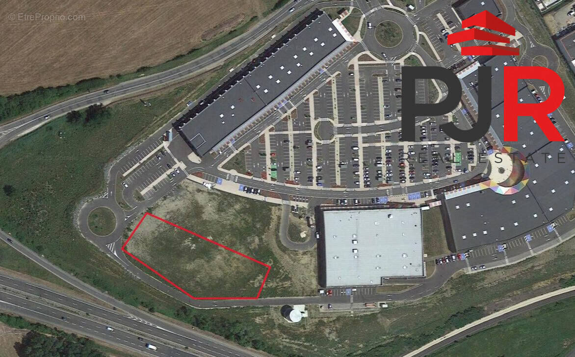 Terrain à SAINT-NICOLAS-DE-PORT