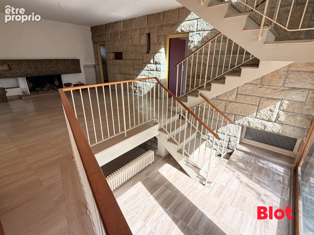 Maison 9 pièces 245 m² à vendre à Le Rheu (35650) - photo 9