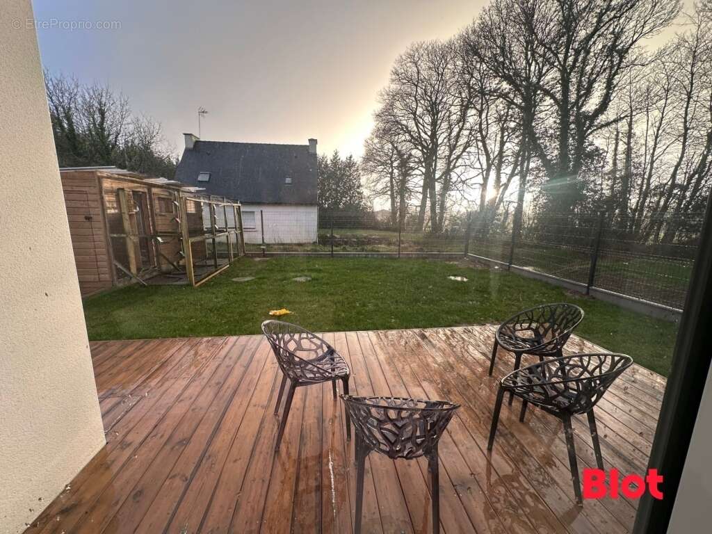 Maison à LOCQUELTAS