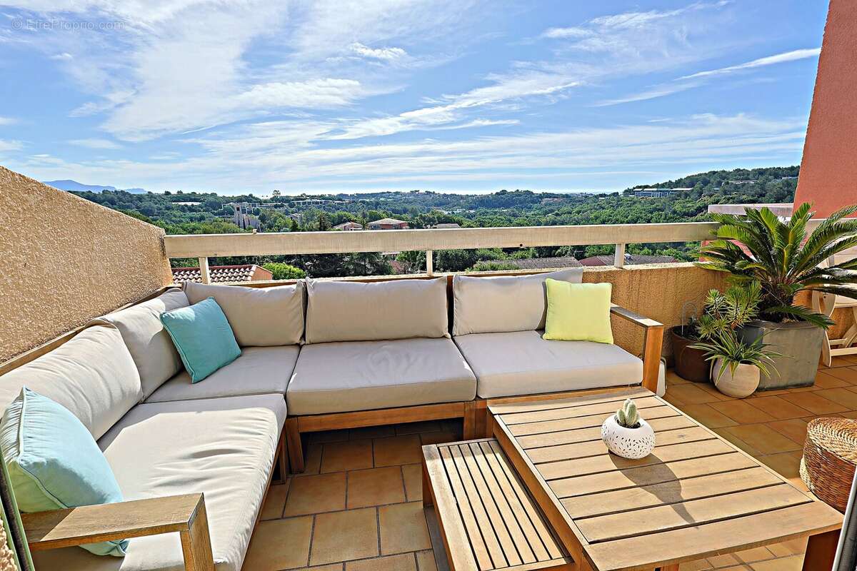 Appartement à VALBONNE