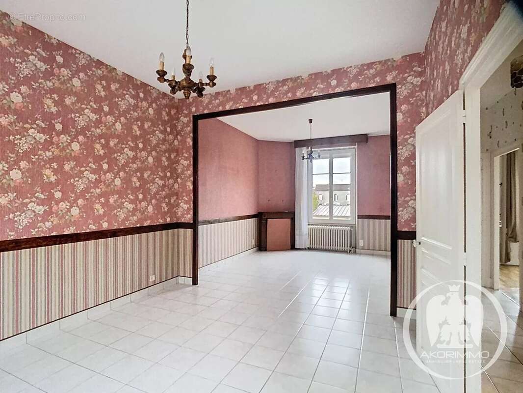 Maison à MONTLUCON