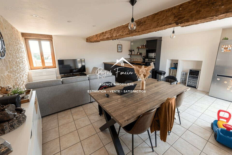 Maison à THURE