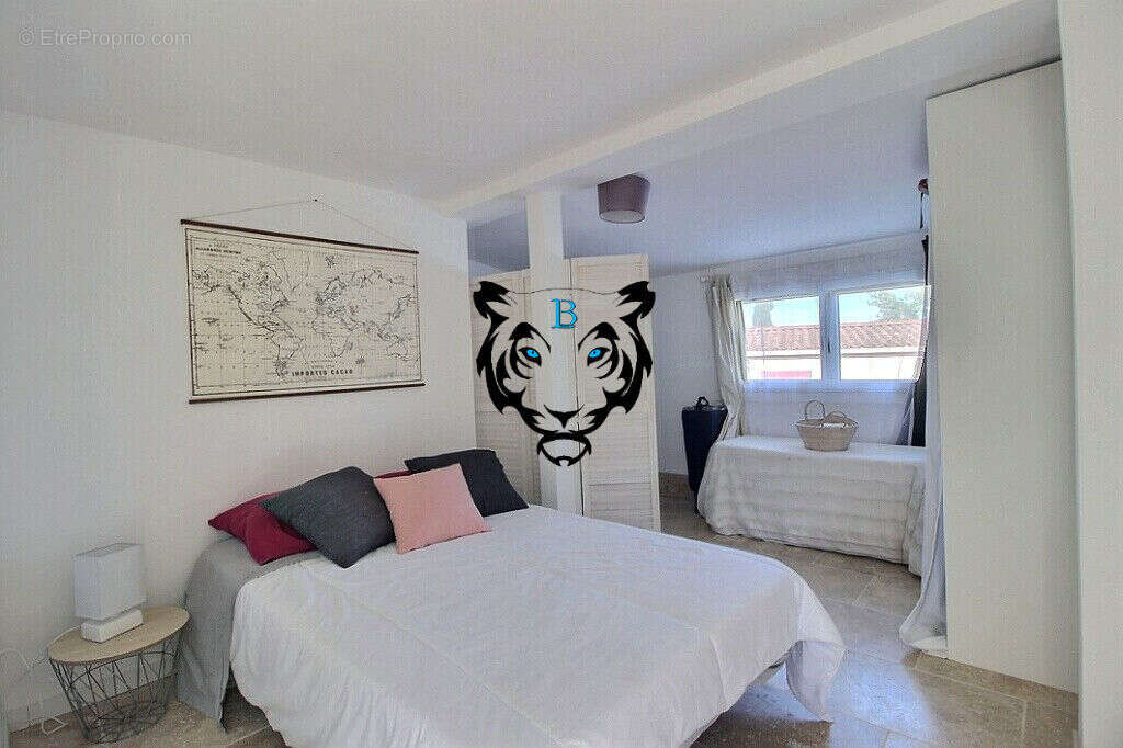 Maison à ROQUEBRUNE-SUR-ARGENS