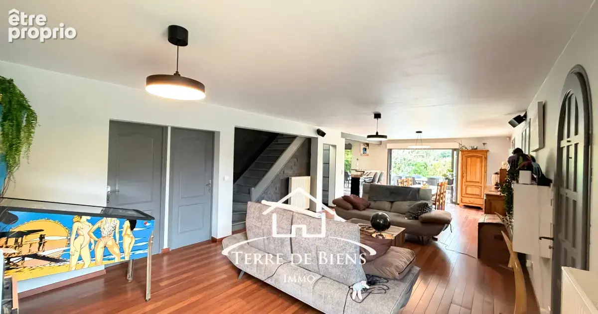 Exclusivité: Maison familiale, 150m2, pièce de vie de 60m2, 4 chambres, vie de plain-pied, sous-sol complet et - photo 7