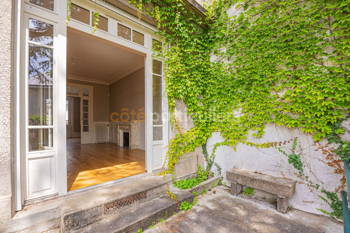 Nantes -- monselet -- maison bourgeoise de 1930 -- surface 300m2 -- garage -- jardin - photo 6