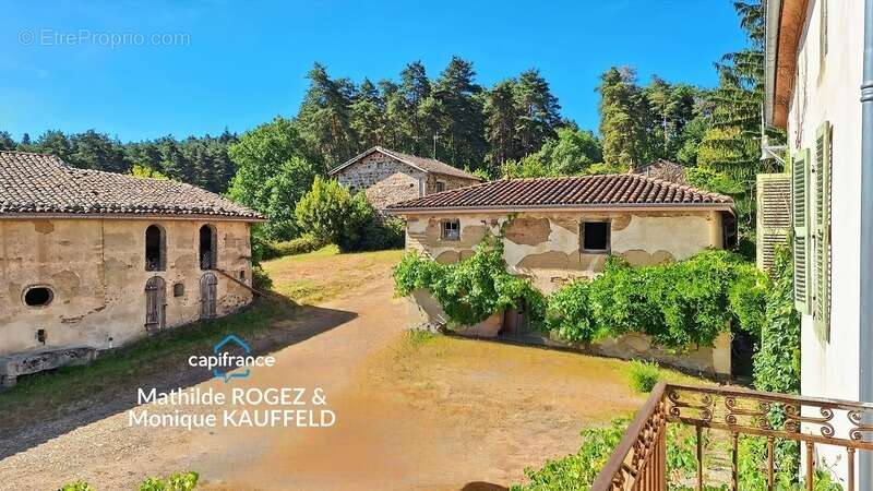 Domaine de caractère sur 45 hectares avec étang - Courpière - photo 2