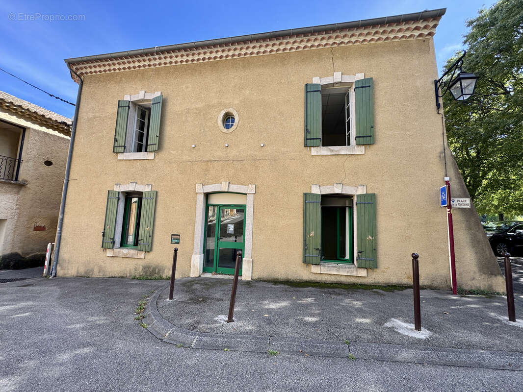 Appartement à LAUDUN-L&#039;ARDOISE