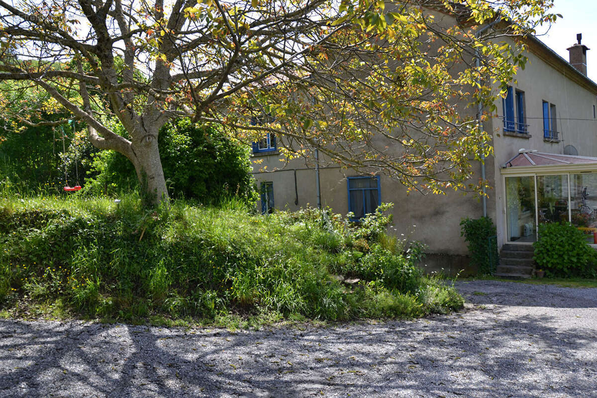 Courniou dans hameau maison  de 200m²  DPE  B avec 653 m² de terrain - photo 7