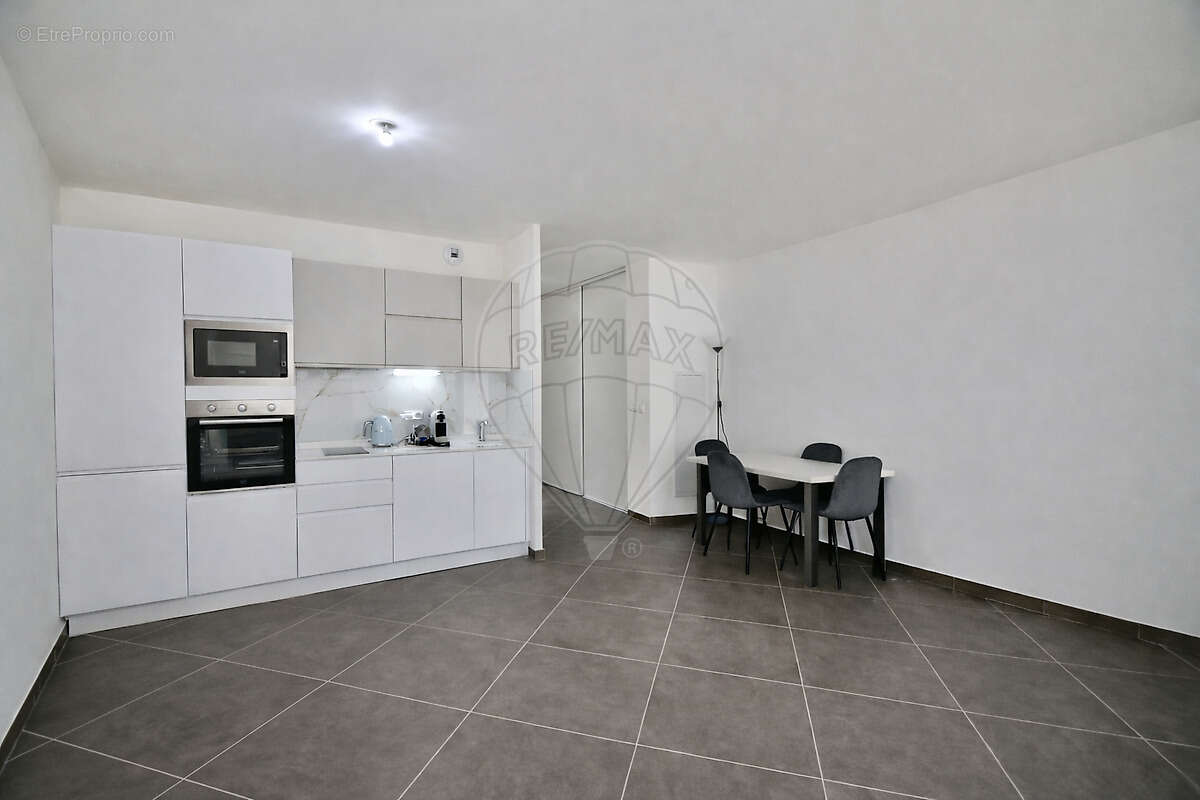 Appartement à VILLENEUVE-LOUBET