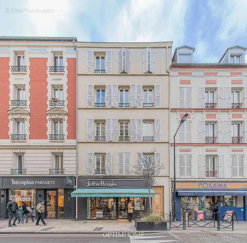 Appartement à COURBEVOIE