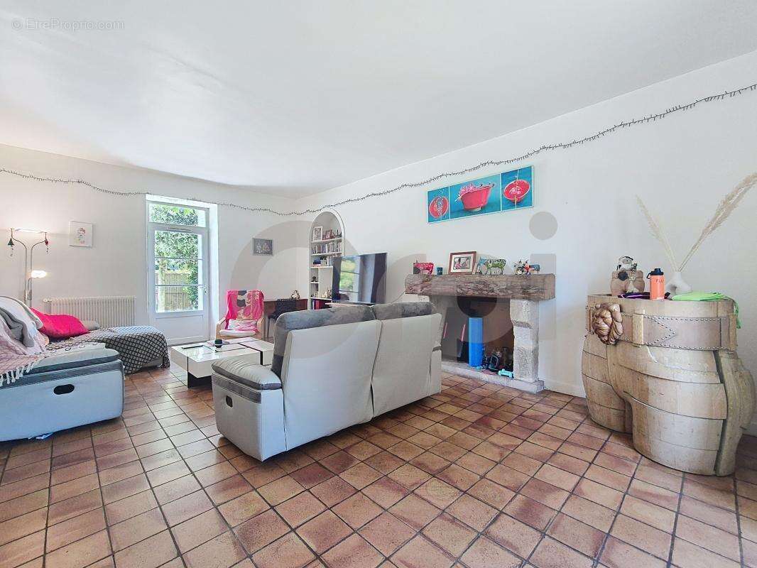 Terrasson-Lavilledieu (24) : maison en pierre 5 chambres avec piscine - photo 6