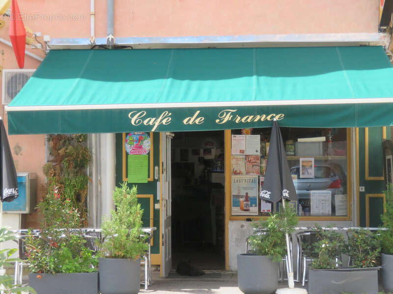 Commerce à THOARD