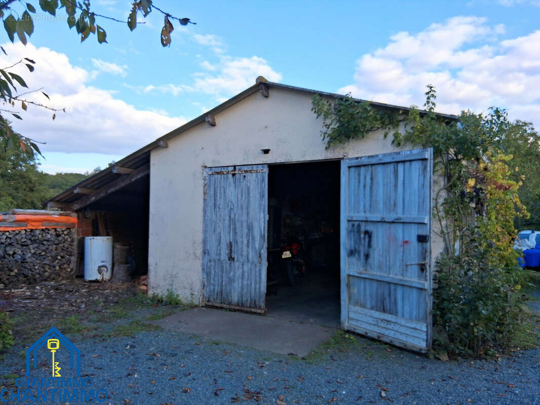 Maison à LA CAILLERE-SAINT-HILAIRE