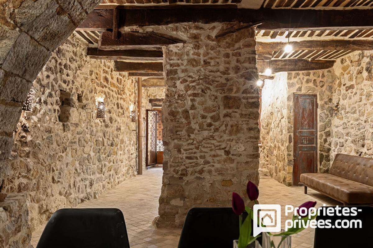 Maison à MONTAUROUX