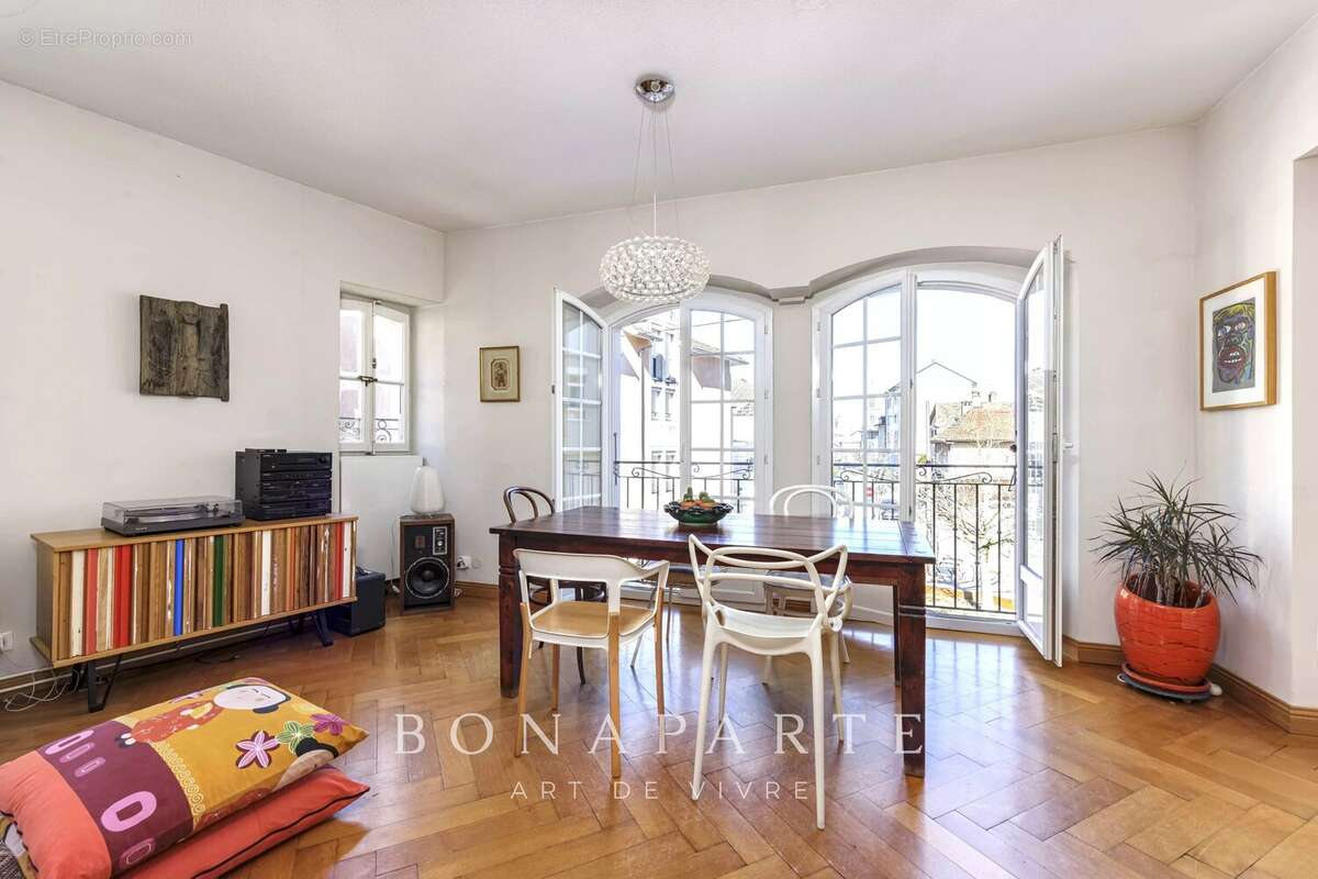 Maison à DIVONNE-LES-BAINS