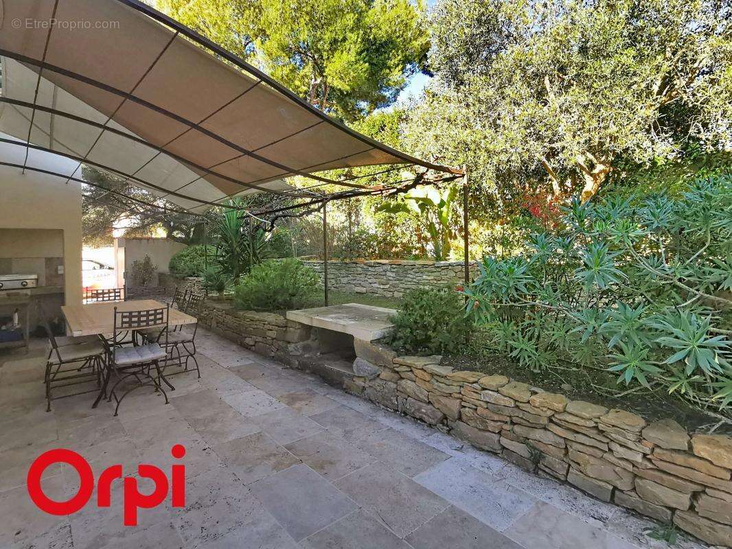 Maison à LA CADIERE-D&#039;AZUR