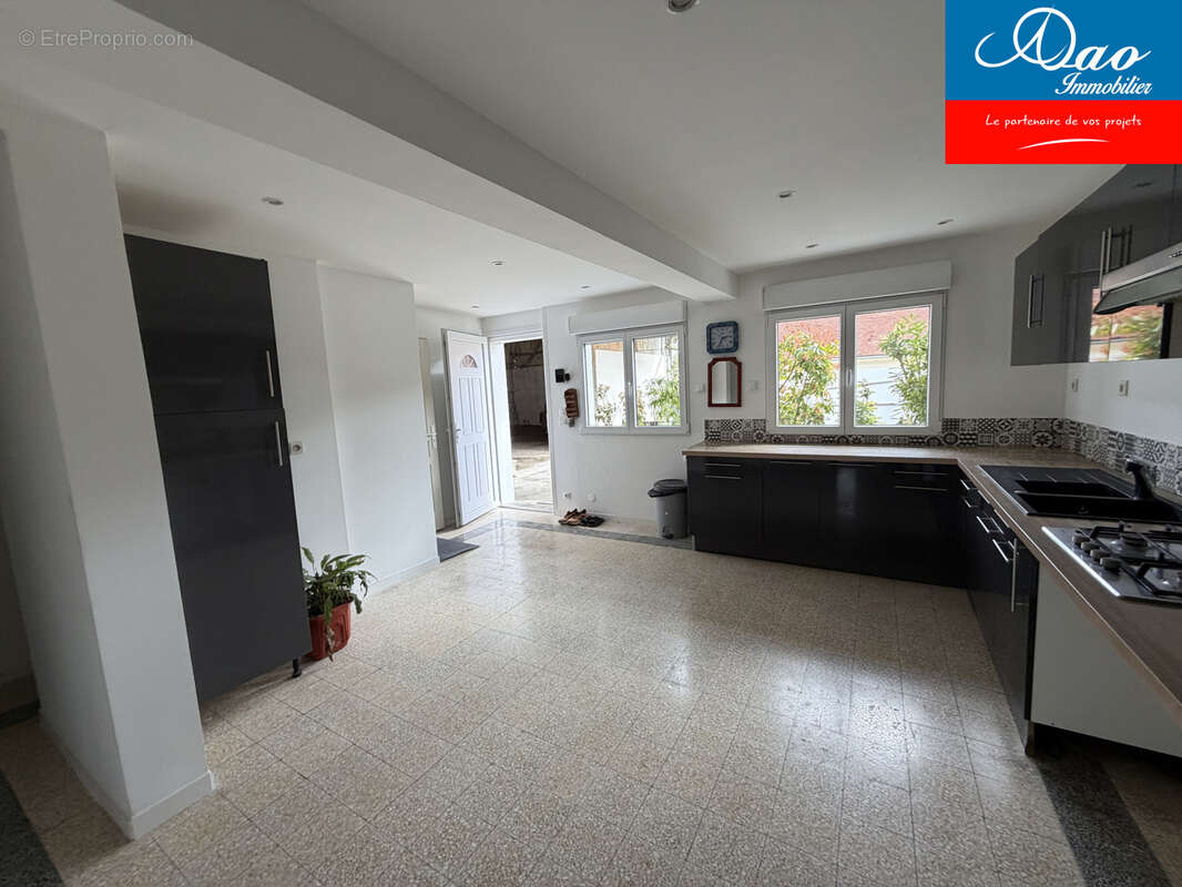 Maison familiale style longère avec dépendance - Saint Germain/Lépine - photo 4