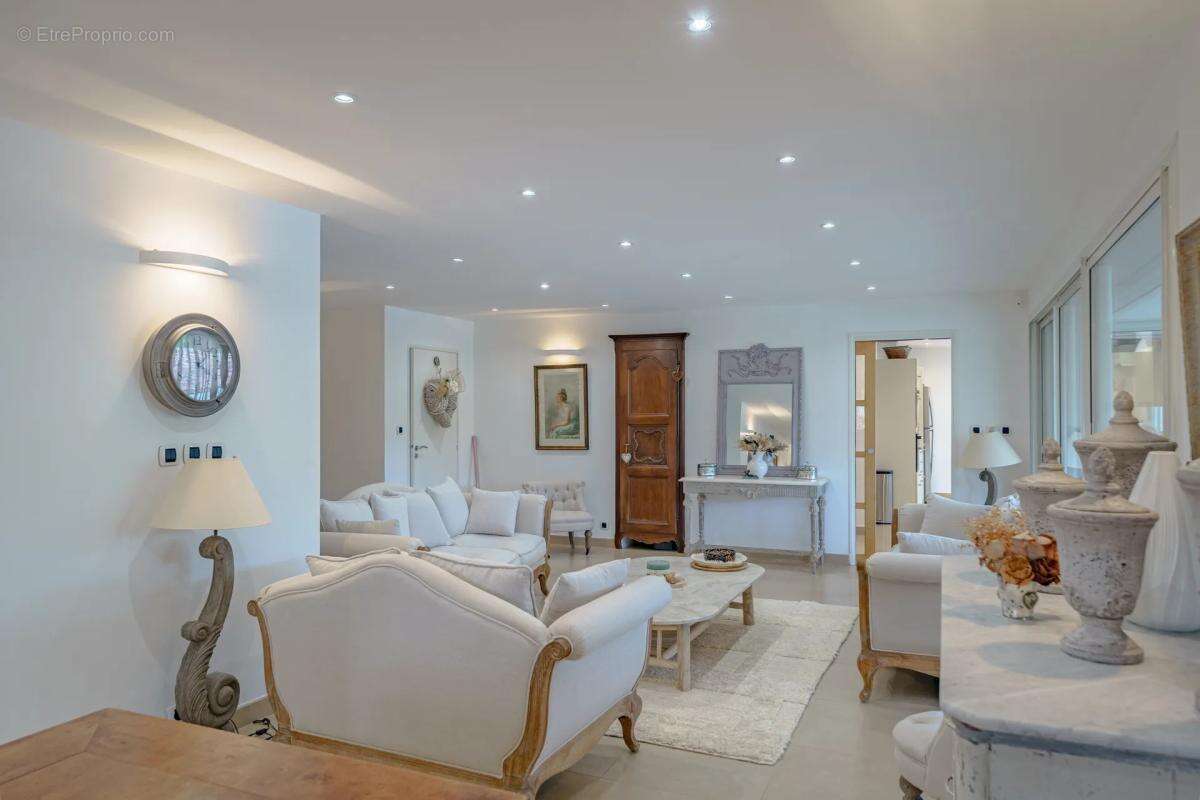 Maison à SAINT-VICTORET