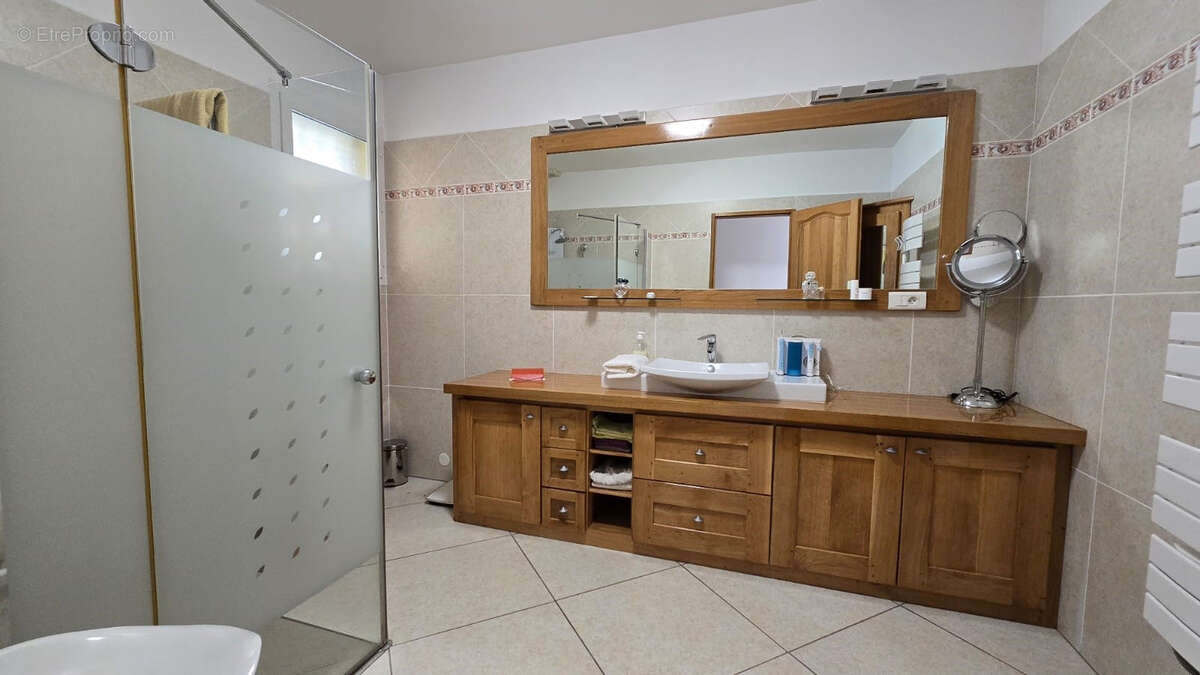 Maison à SOLLIES-PONT