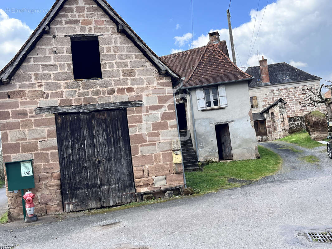 Maison à VARS-SUR-ROSEIX