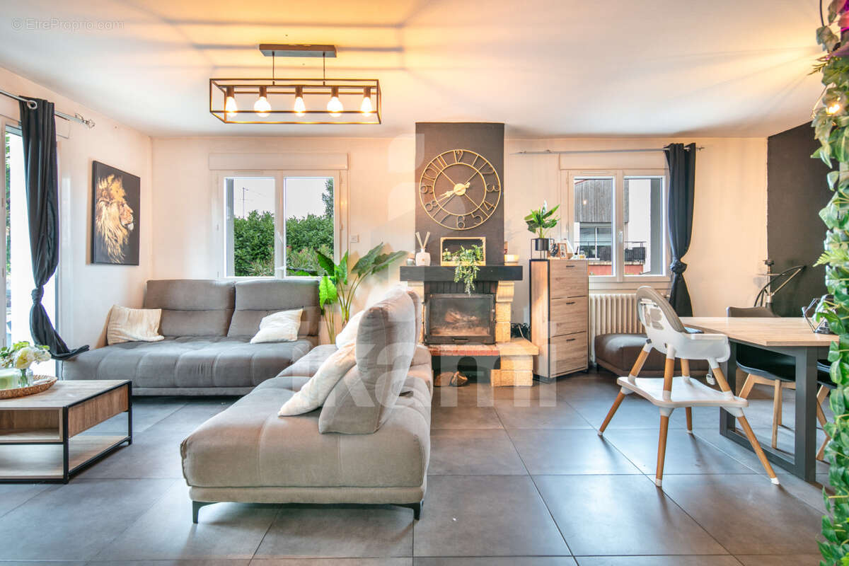 Maison à ROMANS-SUR-ISERE