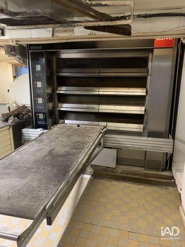 Photo 2 - Commerce à SAINT-GERVAIS-EN-BELIN