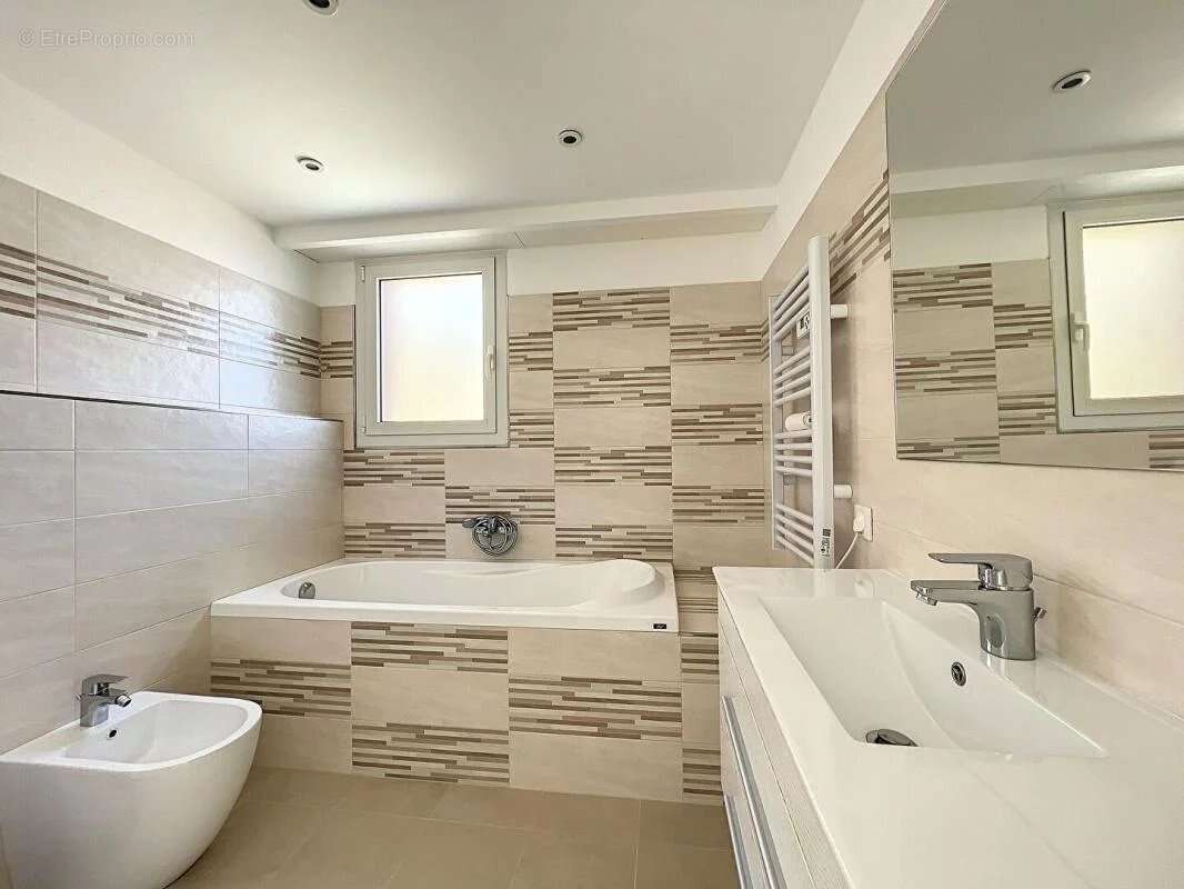 Appartement à MENTON