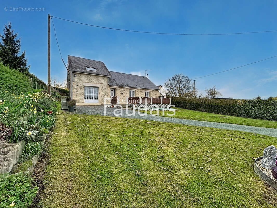 Maison à VENDES
