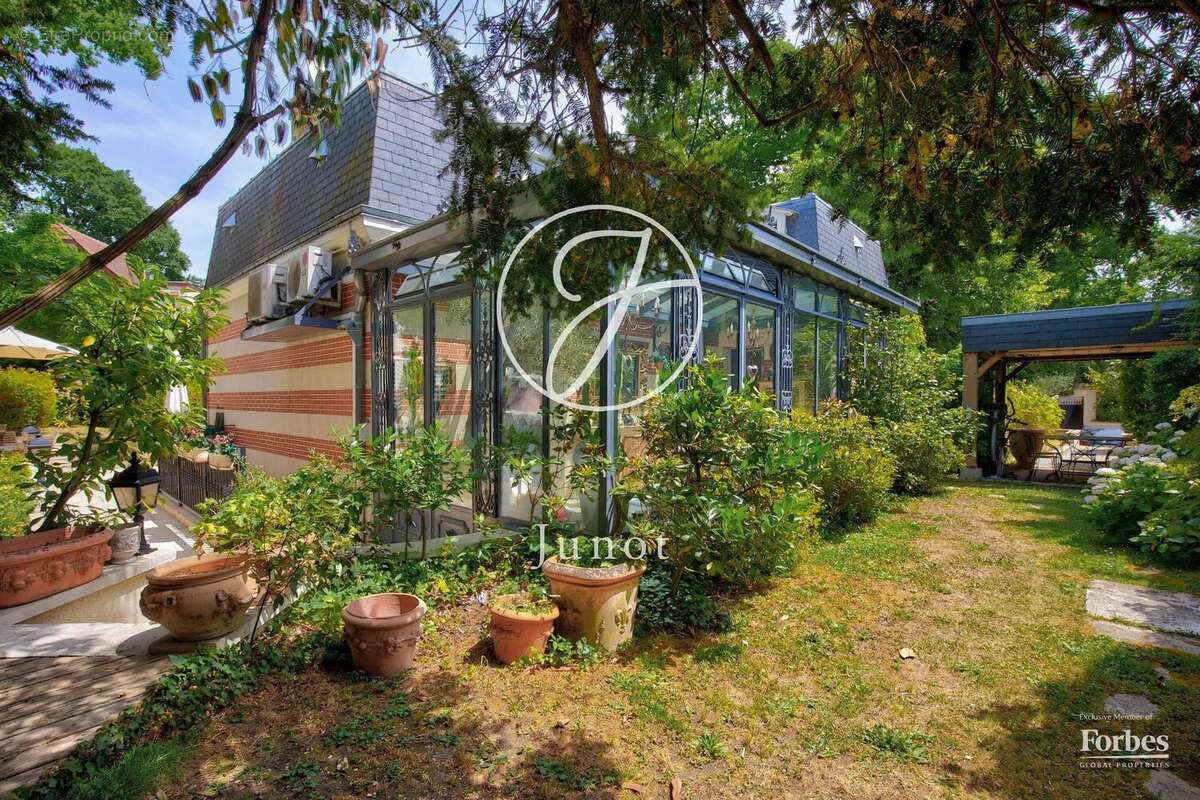 Maison à LE VESINET