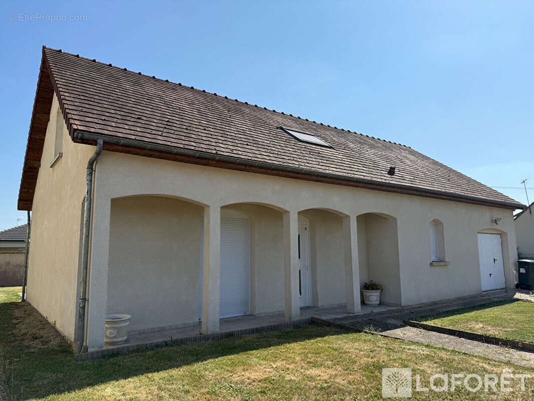 Maison à ROMILLY-SUR-SEINE