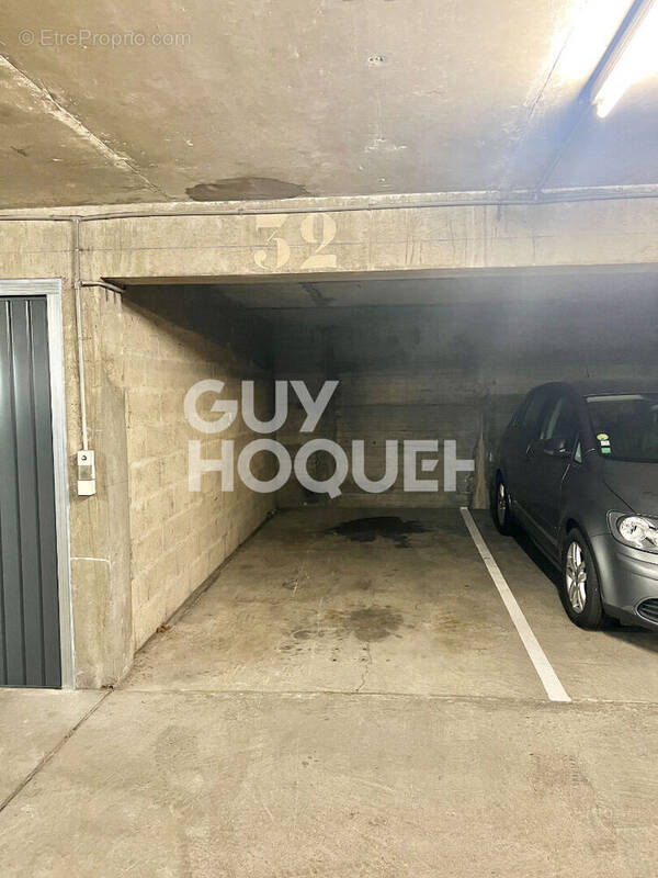 Parking à BAGNEUX