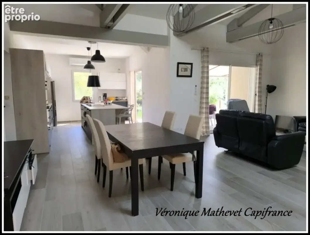 Belle maison  de plain pied entierement renovee avec piscine - photo 3