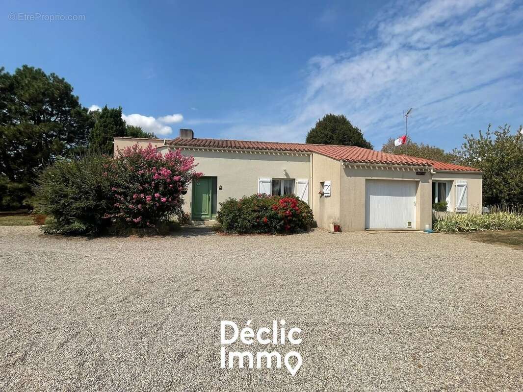 Maison à SAINT-CYR-EN-TALMONDAIS