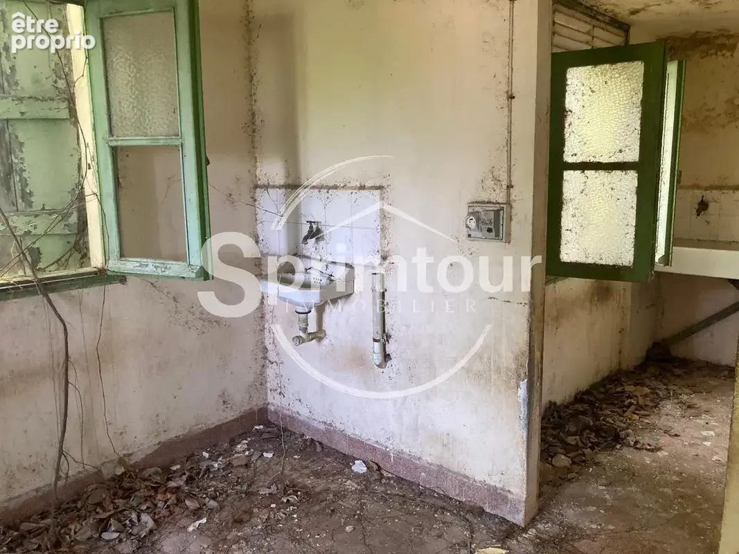 À vendre   Terrain constructible de 2999 m2 à Basse-Terre - photo 18