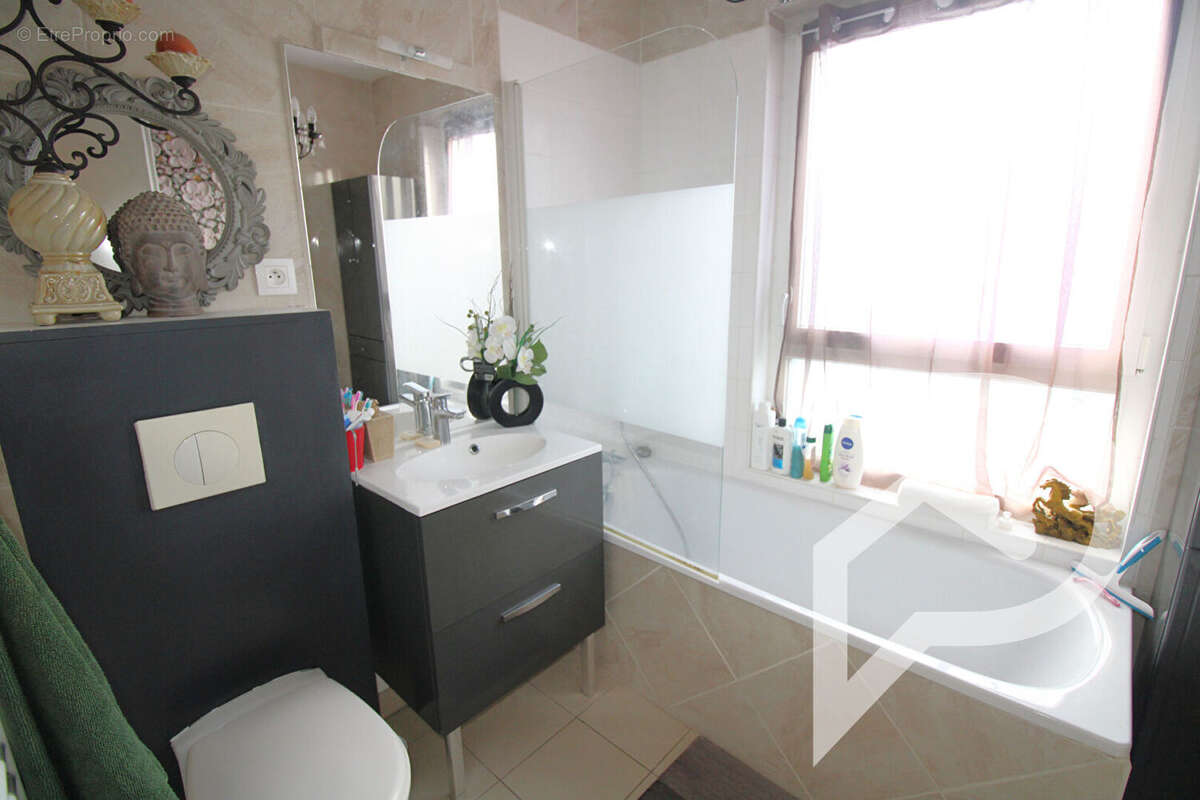 Maison à LACROIX-SAINT-OUEN