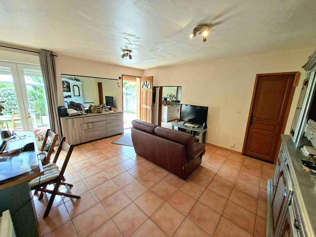À vendre Ensemble immobilier composé de deux logements LOUÉS sur Pertuis - photo 4