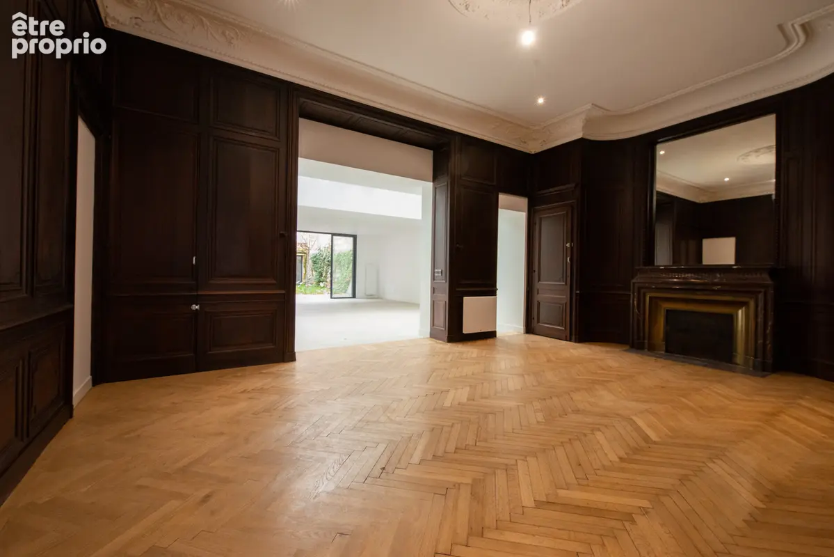 ARCHITECTURE BORDELAISE VALORISÉE- 1900 - Appartement de prestige restauré avec jardin et dépendance - photo 6