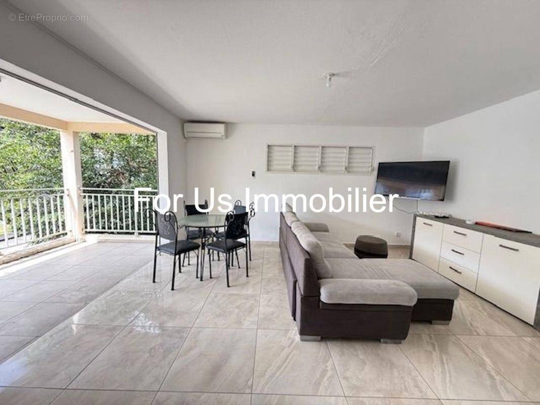 Appartement à SAINTE-ROSE
