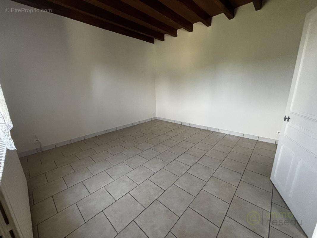 Maison 75 m² à Saint-Amand  - photo 7