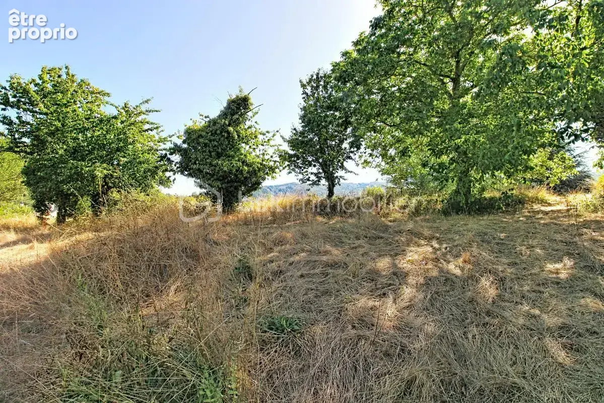 Terrain à SAINT-JEAN-DU-BRUEL